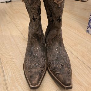 Ladies cowboy boots